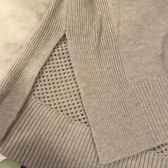 Lululemon top - Picture 5 of 8